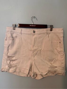 American Eagle Outfitters Curvy Hi-Rise Shortie in Distressed White Size 18